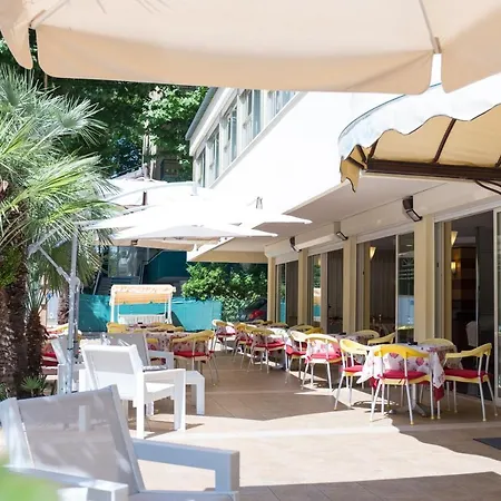 فندق Cavour