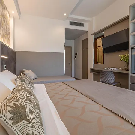 Cavour 3*