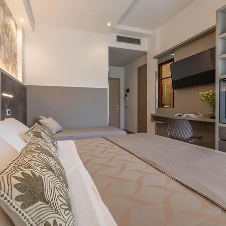 Cavour 3*
