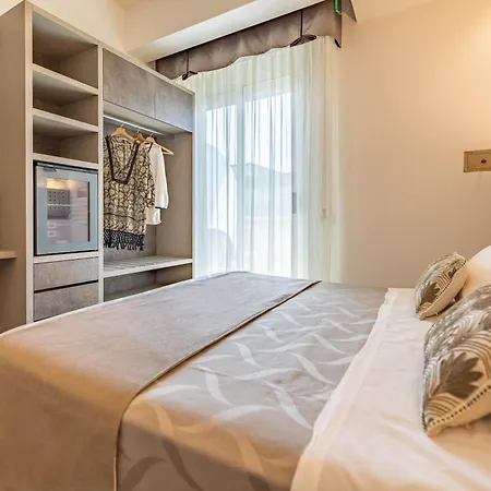 מלון Cavour צ'סנטיקו