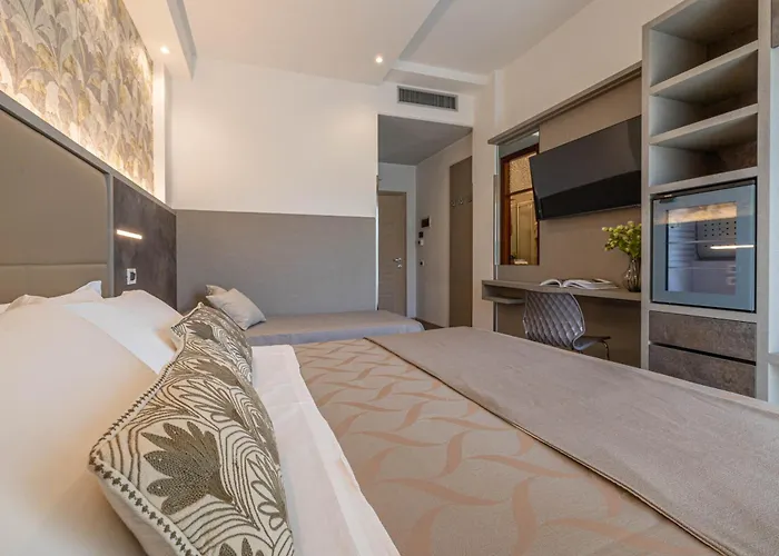 Cavour 3*