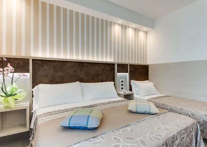فندق Cavour 3*
